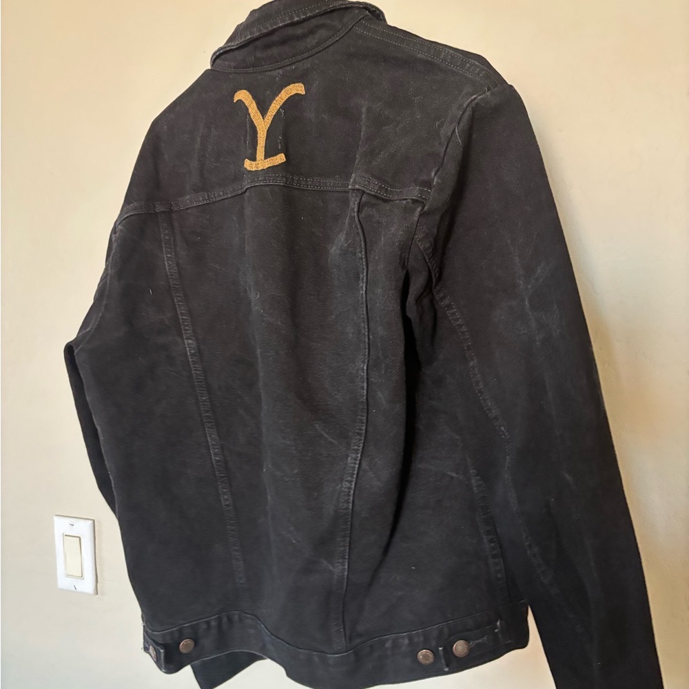 Black Yellowstone Dutton Ranch Men's Jacket - Picture 3 of 3